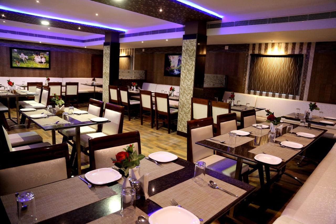 Venky'S Delight Hotel Rājahmundry Екстериор снимка