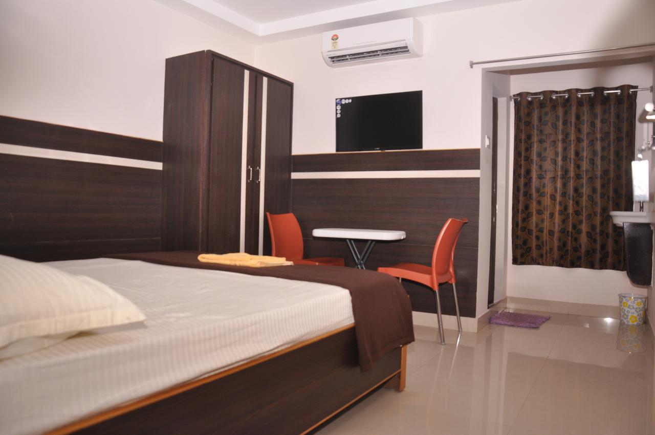 Venky'S Delight Hotel Rājahmundry Екстериор снимка