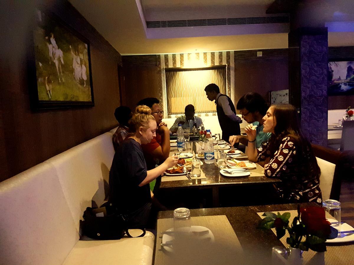 Venky'S Delight Hotel Rājahmundry Екстериор снимка