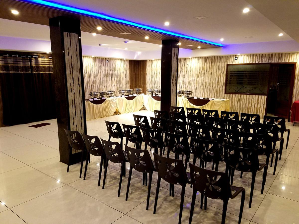 Venky'S Delight Hotel Rājahmundry Екстериор снимка