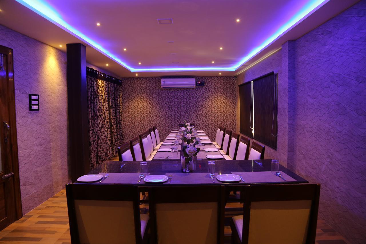 Venky'S Delight Hotel Rājahmundry Екстериор снимка