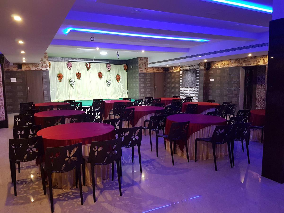 Venky'S Delight Hotel Rājahmundry Екстериор снимка
